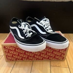 Mens Vans - Size 9.5